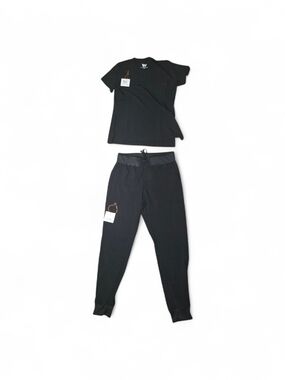 Women’s Black Jogger Pants & Tee Set